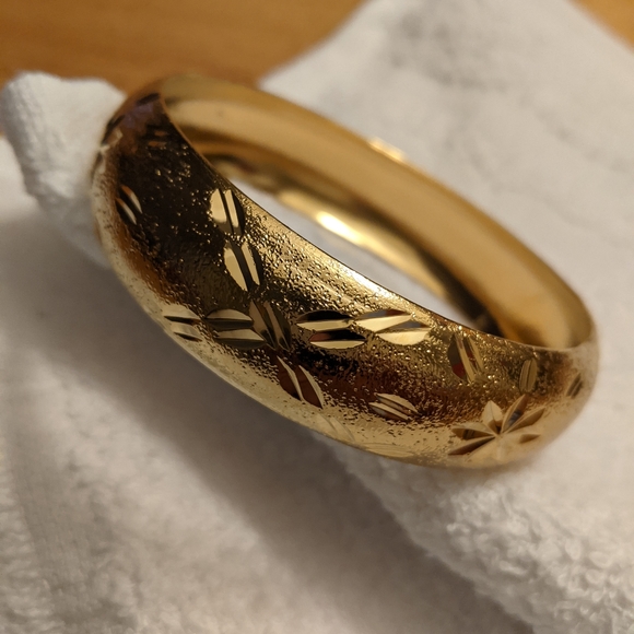 Beautiful Bangle - Picture 9 of 12
